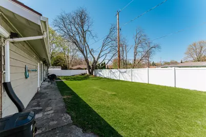 9814 W Green Tree Rd, Milwaukee, WI 53224 - Photo 30