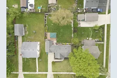 W164N8451  Hiawatha Ave, Menomonee Falls, WI 53051 - Photo 6
