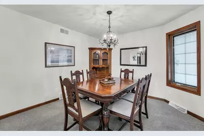 6615  Chesapeake Rd, Racine, WI 53406 - Photo 8