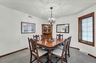 6615 Chesapeake Rd, Racine, WI 53406 - Photo 8