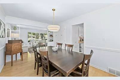 4797 N Newhall St, Whitefish Bay, WI 53211 - Photo 8
