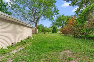 3223 W Cold Spring Rd, Greenfield, WI 53221 - Photo 30