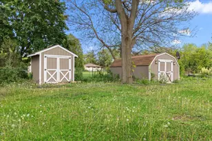 3223 W Cold Spring Rd, Greenfield, WI 53221 - Photo 32