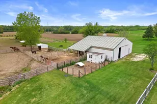 12205 N Vega Ave, Mequon, WI 53097 - Photo 12