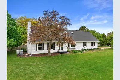 12205 N Vega Ave, Mequon, WI 53097 - Photo 34