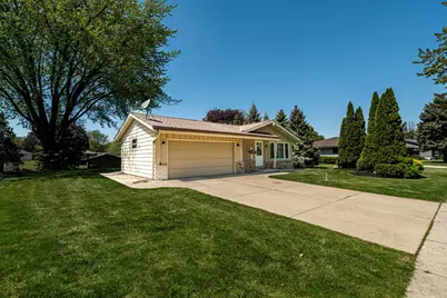 8049 S Waring Dr, Oak Creek, WI 53154 - Photo 32