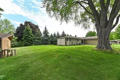 8049 S Waring Dr, Oak Creek, WI 53154 - Photo 26