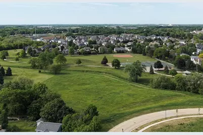 8049 S Waring Dr, Oak Creek, WI 53154 - Photo 36