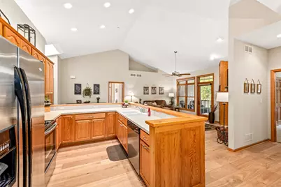 N63W23905  Terrace Dr #6, Sussex, WI 53089 - Photo 10