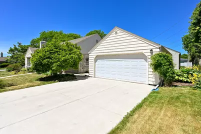 8526 W Clarke St, Wauwatosa, WI 53226 - Photo 44
