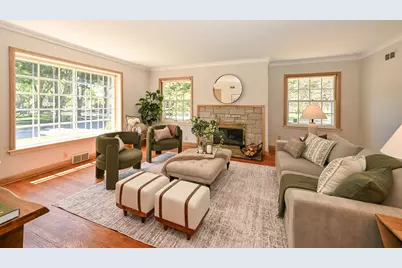 8526 W Clarke St, Wauwatosa, WI 53226 - Photo 6