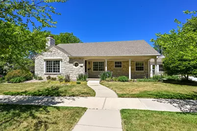 8526 W Clarke St, Wauwatosa, WI 53226 - Photo 2