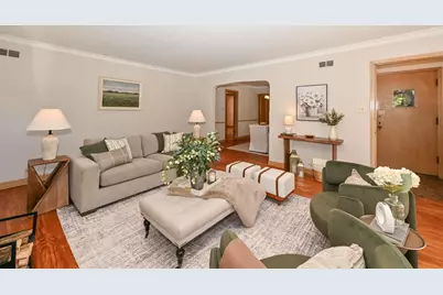 8526 W Clarke St, Wauwatosa, WI 53226 - Photo 4