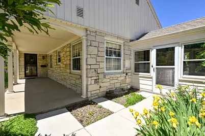 8526 W Clarke St, Wauwatosa, WI 53226 - Photo 38