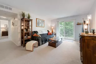 W170N11523 Armada Dr, Germantown, WI 53022 - Photo 8