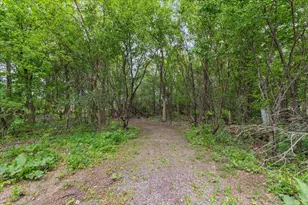 1004 Winnebago Cir, Richfield, WI 53033 - Photo 8
