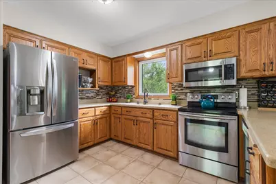 1004  Winnebago Cir, Richfield, WI 53033 - Photo 8