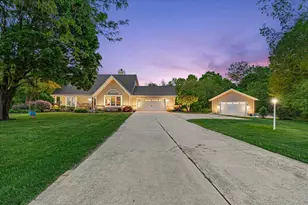 1004 Winnebago Cir, Richfield, WI 53033 - Photo 2