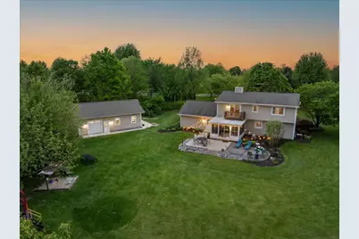 1004  Winnebago Cir, Richfield, WI 53033 - Photo 2