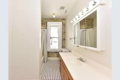 2772 N Bremen St, Milwaukee, WI 53212 - Photo 10