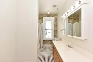 2772 N Bremen St, Milwaukee, WI 53212 - Photo 10