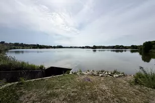 8885 N 70th St, Milwaukee, WI 53223 - Photo 14