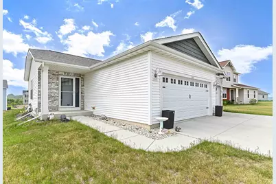 1337  Tower Hill Pass, Whitewater, WI 53190 - Photo 4