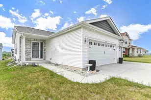 1337 Tower Hill Pass, Whitewater, WI 53190 - Photo 4
