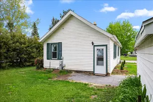 469 Meadowlark Ct, West Bend, WI 53090 - Photo 4
