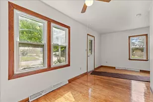 469 Meadowlark Ct, West Bend, WI 53090 - Photo 6
