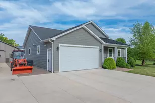N1682 Washington Ave, Lake Geneva, WI 53147 - Photo 8