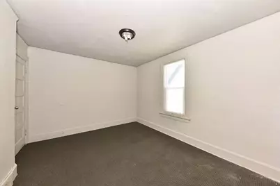 2932 N Holton St #Upper, Milwaukee, WI 53212 - Photo 8