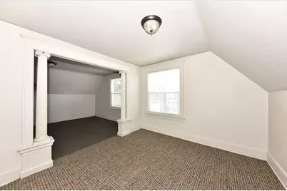 2932 N Holton St #Upper, Milwaukee, WI 53212 - Photo 4