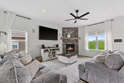 2906  Yahara Dr, Summit, WI 53066 - Photo 12