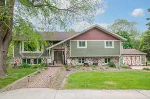 N29W29951 Shel-Mar Dr, Delafield, WI 53072 - Photo 2