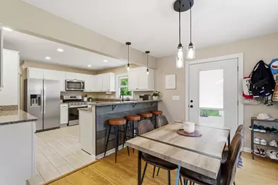 W62N321  Hanover Ave, Cedarburg, WI 53012 - Photo 10