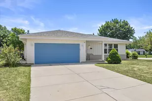 7360 W Brunn Dr, Franklin, WI 53132 - Photo 2