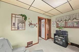 3664 S Whitnall Ave, Milwaukee, WI 53207 - Photo 12