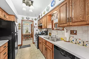 3664 S Whitnall Ave, Milwaukee, WI 53207 - Photo 4