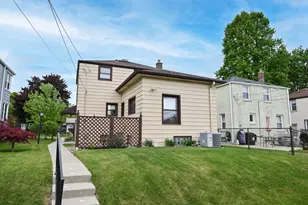 3664 S Whitnall Ave, Milwaukee, WI 53207 - Photo 26