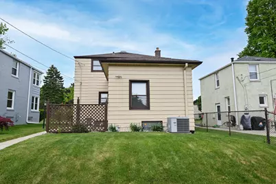 3664 S Whitnall Ave, Milwaukee, WI 53207 - Photo 28