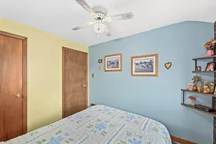 3664 S Whitnall Ave, Milwaukee, WI 53207 - Photo 16