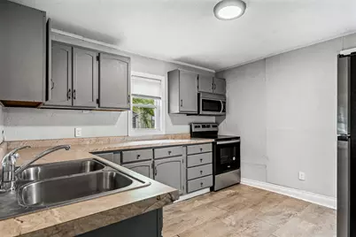 716  St James St, La Crosse, WI 54603 - Photo 14