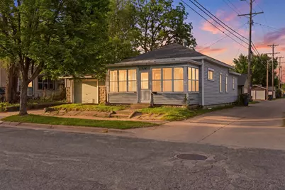 716  St James St, La Crosse, WI 54603 - Photo 1