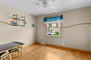 611 S 32nd St, Manitowoc, WI 54220 - Photo 12