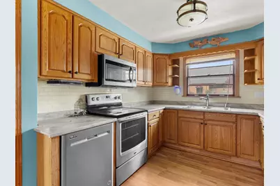 611 S 32nd St, Manitowoc, WI 54220 - Photo 6