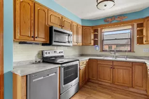 611 S 32nd St, Manitowoc, WI 54220 - Photo 6