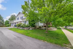 1023 Chandler Ln, Sun Prairie, WI 53590 - Photo 2