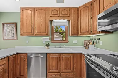 1161  Elm Lawn St, Wauwatosa, WI 53213 - Photo 14