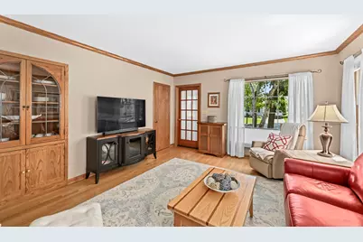 1161  Elm Lawn St, Wauwatosa, WI 53213 - Photo 6